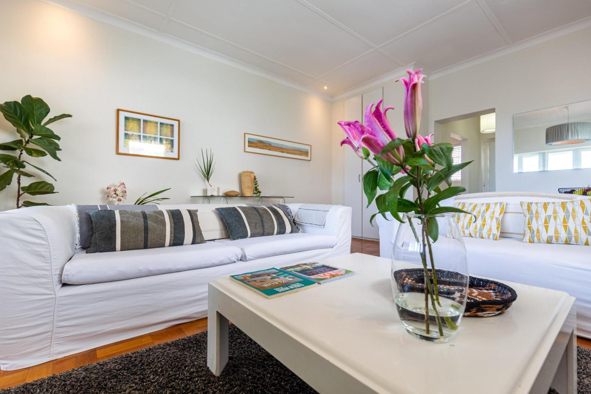 Portswood Mews - Chic White Studio Apartment Green Point Cape Town Eksteriør bilde